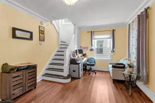 19 Irving St, East Orange, NJ 07018 - Photo 4