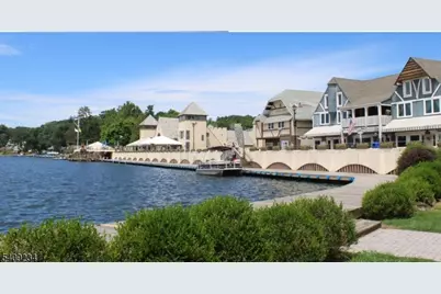 39 Summit Ter, Sparta Township, NJ 07871 - Photo 4