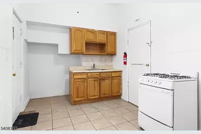 499 Crooks Ave #2, Clifton, NJ 07011 - Photo 4