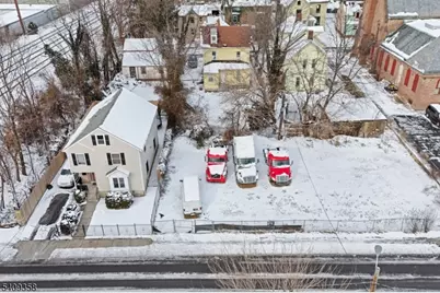 27 Oakwood Ave, Orange, NJ 07050 - Photo 12