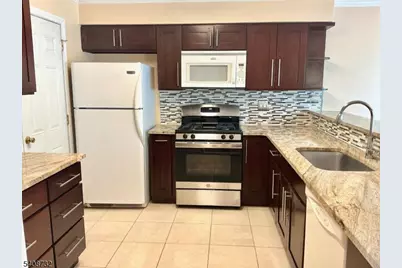 87 Winchester Way, Franklin Township, NJ 08873 - Photo 4