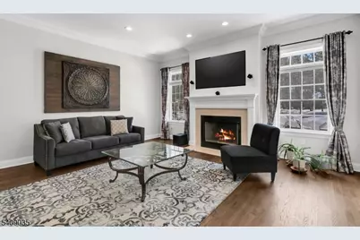 24 Chelsea Ct, Bernards Township, NJ 07920 - Photo 8