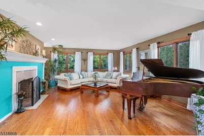 334 W Valley Brook Rd, Washington Township, NJ 07830 - Photo 4