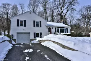 179 Kakeout Rd, Kinnelon, NJ 07405 - Photo 1