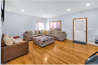 20 Center St, Butler, NJ 07405 - Photo 10