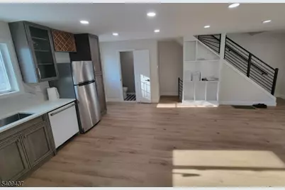 31 Ann St, Morristown, NJ 07960 - Photo 2