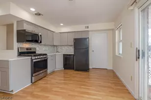 161 Evergreen Rd, Edison Twp., NJ 08837 - Photo 8