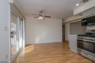 161 Evergreen Rd, Edison Twp., NJ 08837 - Photo 4