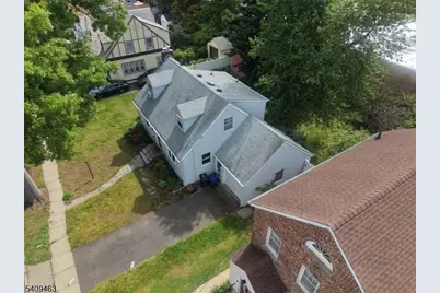 825 Bishop St, Union Township, NJ 07083 - Photo 32