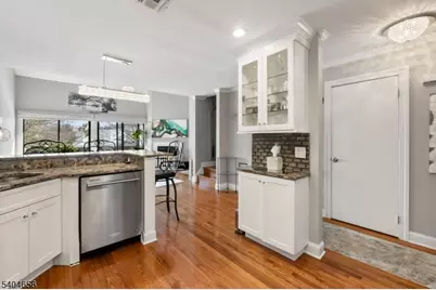 5 Bluebird Ct, Hampton Township, NJ 07860 - Photo 4