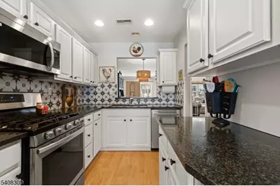 12 Spruce Hills Ct, Hamburg, NJ 07419 - Photo 2