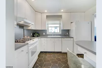 50 Cooper Ave, Roseland, NJ 07068 - Photo 4