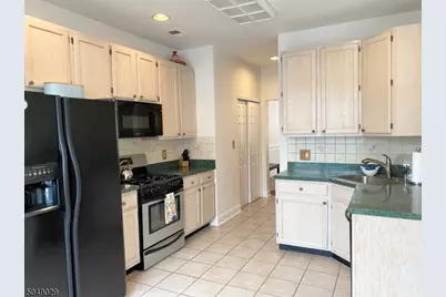 4 Cummington Ln, Raritan Township, NJ 08822 - Photo 4