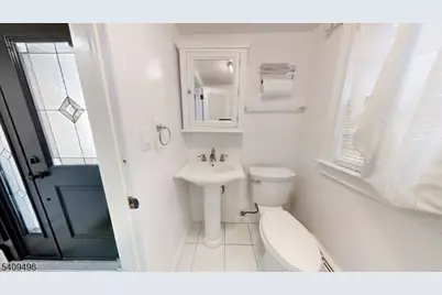 933 Douglas Ter, Union Township, NJ 07083 - Photo 2