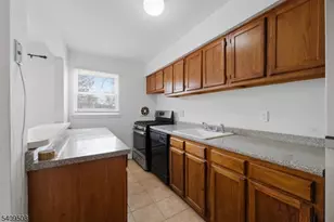 43 Conforti Ave, West Orange Township, NJ 07052 - Photo 4