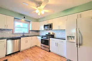 48 Stuyvesant Ave, Lyndhurst Township, NJ 07071 - Photo 4