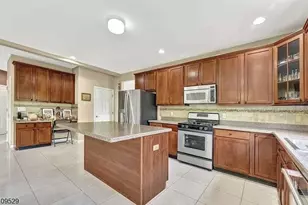 692 Skyline Dr, Jefferson Township, NJ 07849 - Photo 10