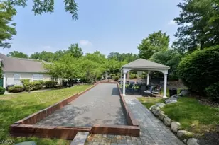 109 4 Seasons Dr, Wayne, NJ 07470 - Photo 28