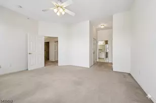 109 4 Seasons Dr, Wayne, NJ 07470 - Photo 16