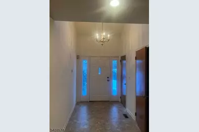 599 Apache Ct, Mahwah, NJ 07430 - Photo 2