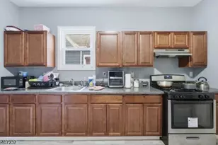 747 S 10th St, Newark, NJ 07108 - Photo 14