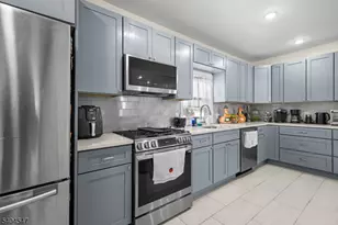 53 Park St, Ridgefield, NJ 07660 - Photo 4