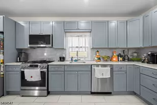 53 Park St, Ridgefield, NJ 07660 - Photo 2