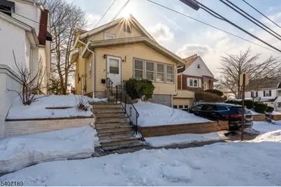 540 E 3rd Ave, Roselle, NJ 07203 - Photo 2