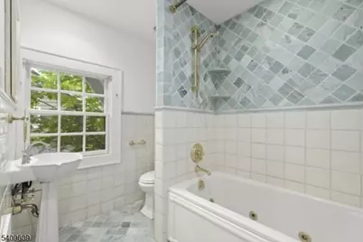 72 Meadowbrook Rd, Millburn, NJ 07078 - Photo 12