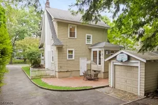 72 Meadowbrook Rd, Millburn, NJ 07078 - Photo 18