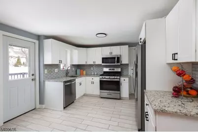 1841 Cider Mill Rd, Union Township, NJ 07083 - Photo 12