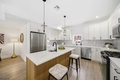 28 Irving St, Montclair, NJ 07042 - Photo 4