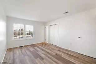 127 Hampton Ct, Franklin Township, NJ 08873 - Photo 14