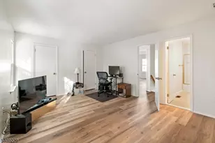 127 Hampton Ct, Franklin Township, NJ 08873 - Photo 16