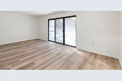 127 Hampton Ct, Franklin Township, NJ 08873 - Photo 10