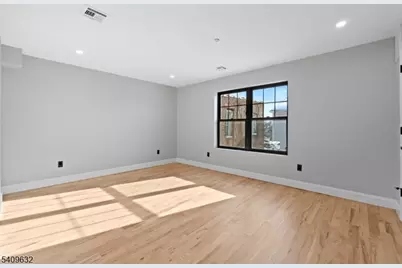 477 15th Ave #2, Newark, NJ 07103 - Photo 8