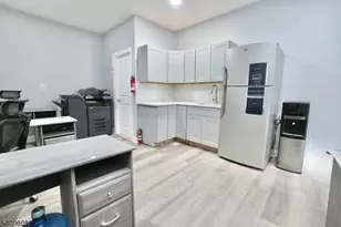 351 Mulberry St, Newark, NJ 07102 - Photo 16