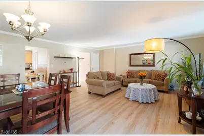 8 Cardinal Ln Apt 2, Hillsborough Township, NJ 08844 - Photo 2