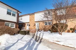 8 Cardinal Ln, Hillsborough Township, NJ 08844 - Photo 6