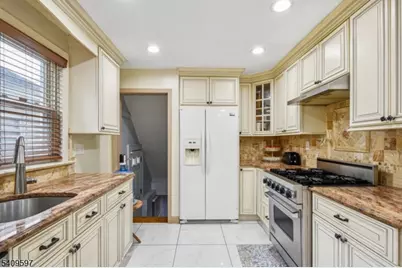 24 Willet St, Bloomfield, NJ 07003 - Photo 8