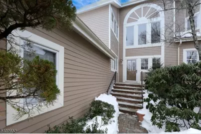 7 Coniston Ct, Wayne Twp., NJ 07470 - Photo 2