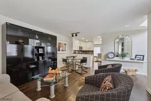 7 Coniston Ct, Wayne Twp., NJ 07470 - Photo 8