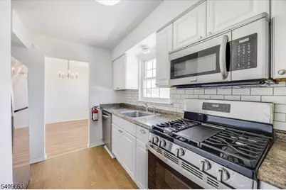 14 Wedgewood Dr, Unit #19, Verona, NJ 07044 - Photo 8