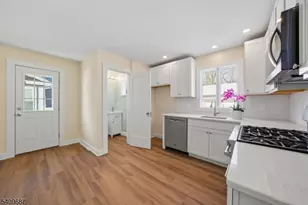 1365 Marlborough Ave, Plainfield City, NJ 07060 - Photo 16