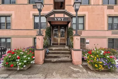 43 Van Wagenen Ave #2F, Jersey City, NJ 07306 - Photo 1