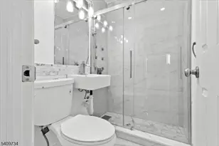 17 Holsman St, Paterson, NJ 07522 - Photo 16