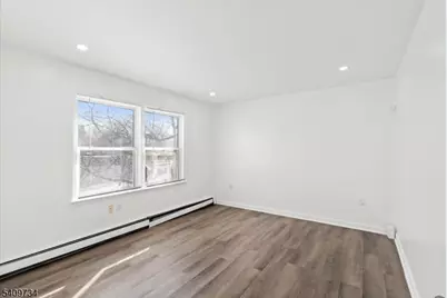 17 Holsman St, Paterson, NJ 07522 - Photo 16