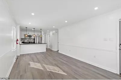 17 Holsman St, Paterson, NJ 07522 - Photo 2