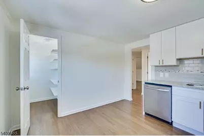 432 Rosetta Pl, Union Township, NJ 07083 - Photo 8