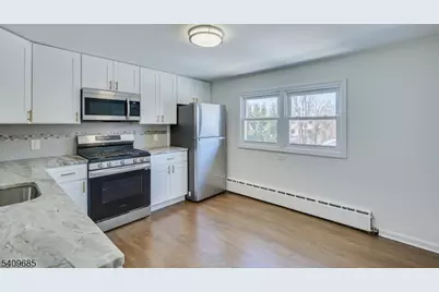 432 Rosetta Pl, Union Township, NJ 07083 - Photo 6